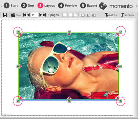 Manually size photos in Layout View of Momento software